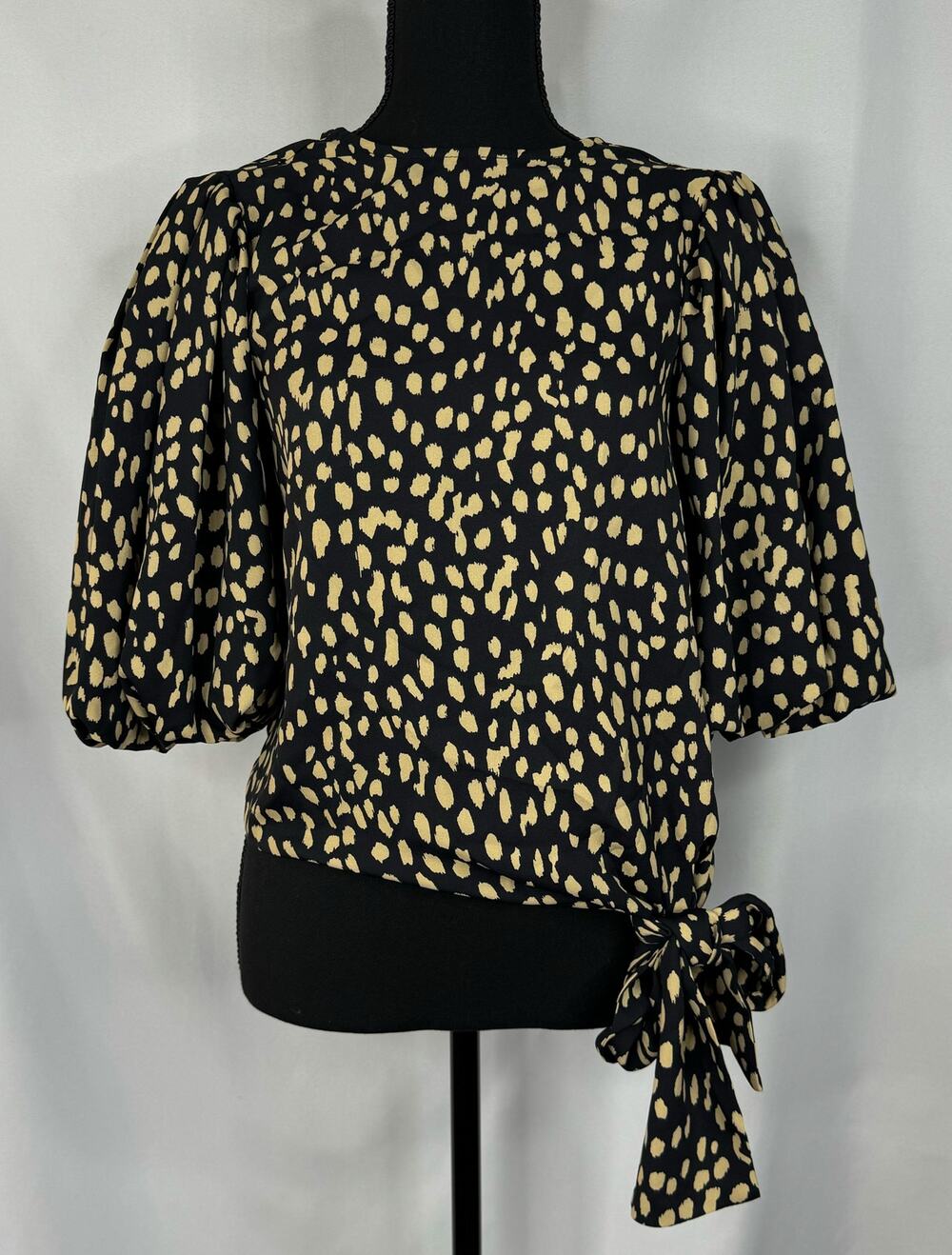 Womens Vince Camuto NWT Black & Beige Spotted Puff Sleeve Side Tie Top Sz PXS